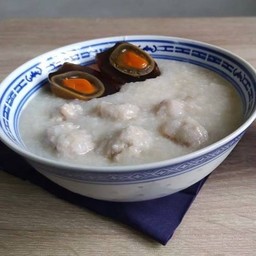 โจ๊กหมูเด้ง ไข่เยี่ยวม้า