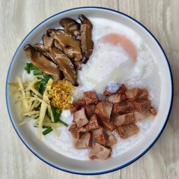 โจ๊กหมูแดง เห็ดหอม ไข่ลวก