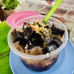 เฉาก๊วยนมสด