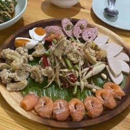 ร้านลาบศิรดา (ส้มตำ ยำ ต้มแซ่บ แกงอ่อม ลาบ) อาหารตามสั่ง เฉวง