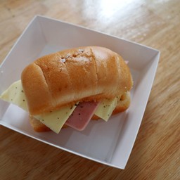 ขนมปังเกลือ แฮมชีส