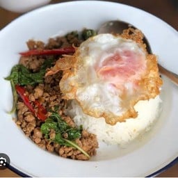 ข้าวกระเพราหมูไข่ดาว  Basil rice with pork and fried egg