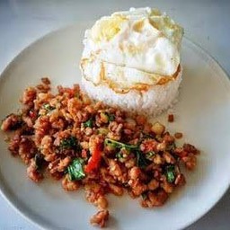 ข้าวพริกเผาหมูสับ