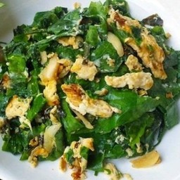 ใบเหลียงผัดไข่