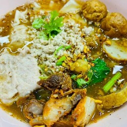 ก๋วยเตี๋ยวหมูต้มยำน้ำใส