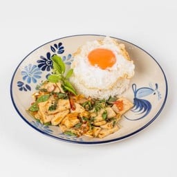 ข้าวกระเพราหมูยอ