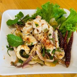 ลาบปลาหมึก🦑