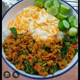 หมูสับผัดพริกแกงใต้ราดข้าว