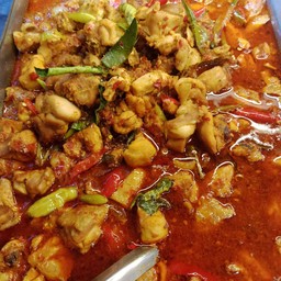 ผัดพริกแกงไก่