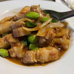 D05 ผัดกะปิสะตอสามชั้น-กับข้าว