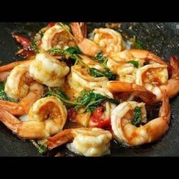 ผัดกระเพรากุ้ง