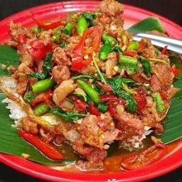 กระเพราแหนม ไข่ดาว พิเศษ