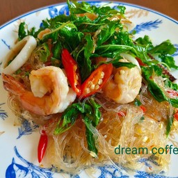 วุ้นเส้น กะเพรากรอบ