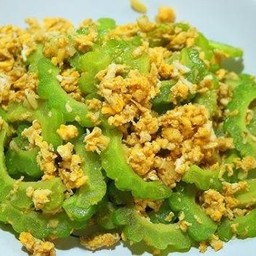 มะระผัดไข่-กับข้าว
