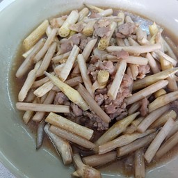 ผัดไหลบัว หมูสับ