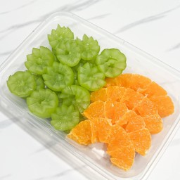 องุ่นไซมัสคัส + ส้มออสเตรเลียพร้อมทาน