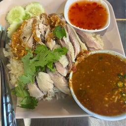 ยายบัวข้าวมันไก่ บางลำภู