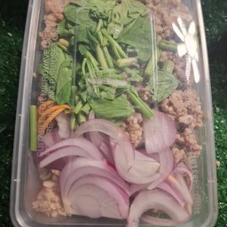 ยำวุ้นเส้นหมูสับ