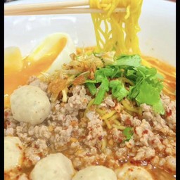 ก๋วยเตี๋ยวต้มยำไข่ออนเซ็น