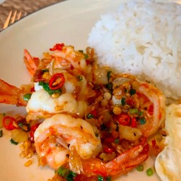ข้าวกุ้งคั่วพริกเกลือ