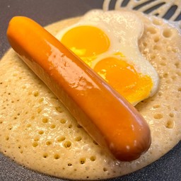 โตเกียวไส้กรอก-ไข่นกกระทา 1 ใบ