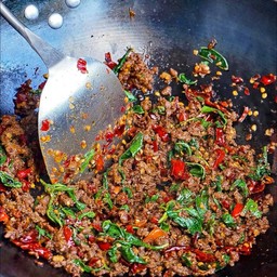 ข้าว+ผัดกะเพราหมูสับพริกแห้ง