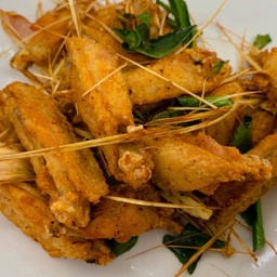 ปีกไก่กลางทอดเกลือ