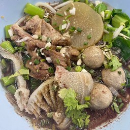 ก๋วยเตี๋ยวเนื้อเปื่อย
