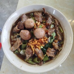 ก๋วยเตี๋ยวหมูตุ๋น