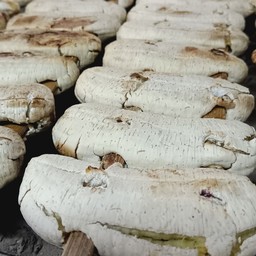 กล้วยปิ้งแข็งและแห้ง ฟรีน้ำจิ้ม 1 กระปุก  เจ