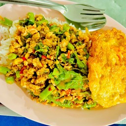 กระเพราหมูสับ