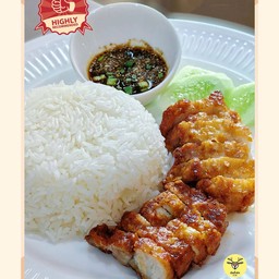 ข้าวสามชั้นทอดน้ำปลา