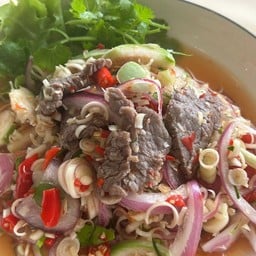 พล่าเนื้อมะเขืออ่อน
