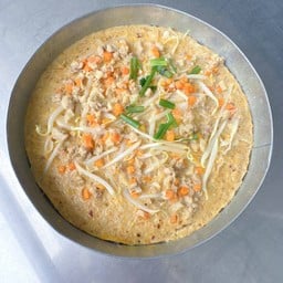 ข้าวซอยน้อยทรงเครื่องไส้หมูใส่ไข่