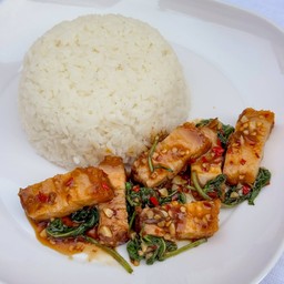 ข้าวกระเพราหมูกรอบ