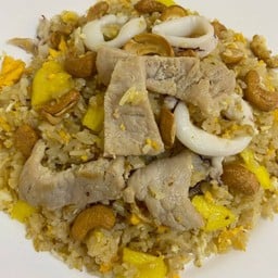 ข้าวผัดสับปะรดหมูชิ้น