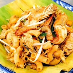 ผัดไทยกุ้งสด มักกะโรนี