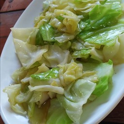 กะหล่ำปลีผัดน้ำปลา