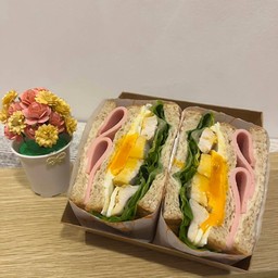 แซนด์วิชเกาหลีไส้ทะลัก