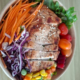 สลัดอกไก่ย่าง