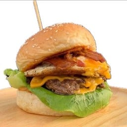 Signature Cheese burger extra egg&bacon