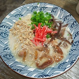 ทงคตสึ ราเมง หมูสไลด์