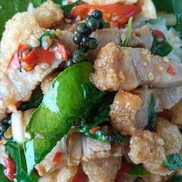 ข้าวขี้เมาหมูกรอบ