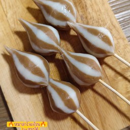 ลูกชิ้นสอดไส้ไวท์ซอสเห็ดหอมพริกไทยดำ