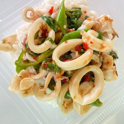 กะเพราปลาหมึก