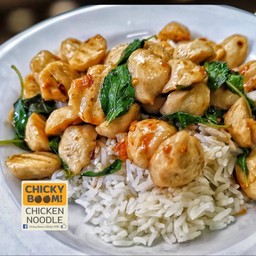 ข้าวกะเพราลูกชิ้นเนื้อ