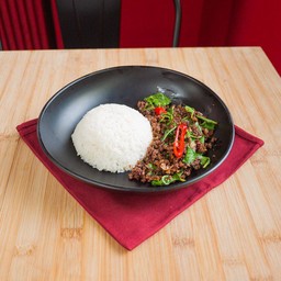 ข้าวกระเพราเนื้อสับ (มีรสเผ็ดรสเดียว)