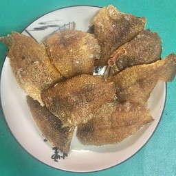 ปลาสลิดทอดแกะเนื้อพร้อมทาน พริกน้ำปลา เซต5 ตัว