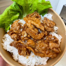 ข้าวหมูกระเทียม