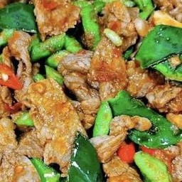 ข้่ว..ผัดพริกแกงเนื้อ